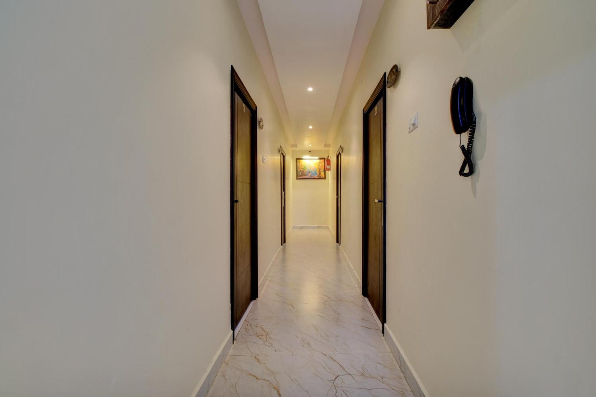 Collection O Hotel Mango Tree Khammam Exterior foto
